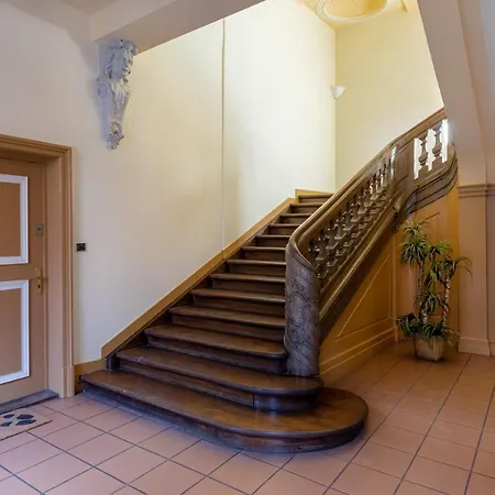 Travel Homes - The Invitation, Ideal Little Venice Colmar