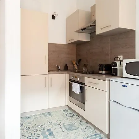 Apartment Travel Homes - The Invitation, Ideal Little Venice